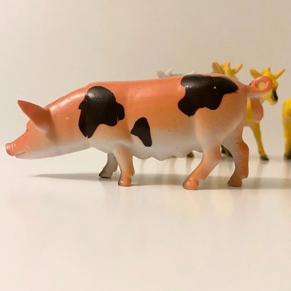 Assorted  Lot of 6 Animal Figures Cows Donkey Pigs Plastic Farm Animal Toys - Picture 3 of 16